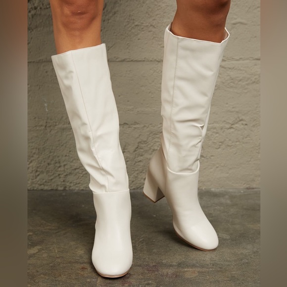 NEW QUPID Retro 60s Go Go Style Vegan Leather Knee High Heeled Boots in White - Picture 4 of 5